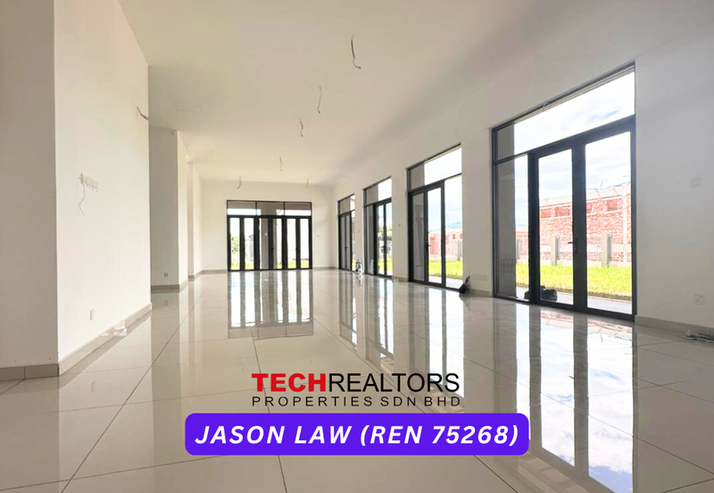 The Somerset -  Courtyard