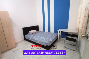 Bandar Laguna Merbok