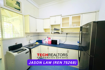 Bandar Laguna Merbok