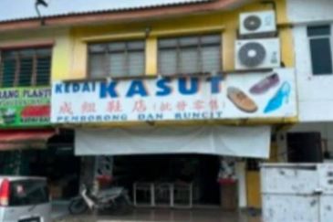 A Double Storey Shoplot For Rent In Bukit Sentosa, Rawang