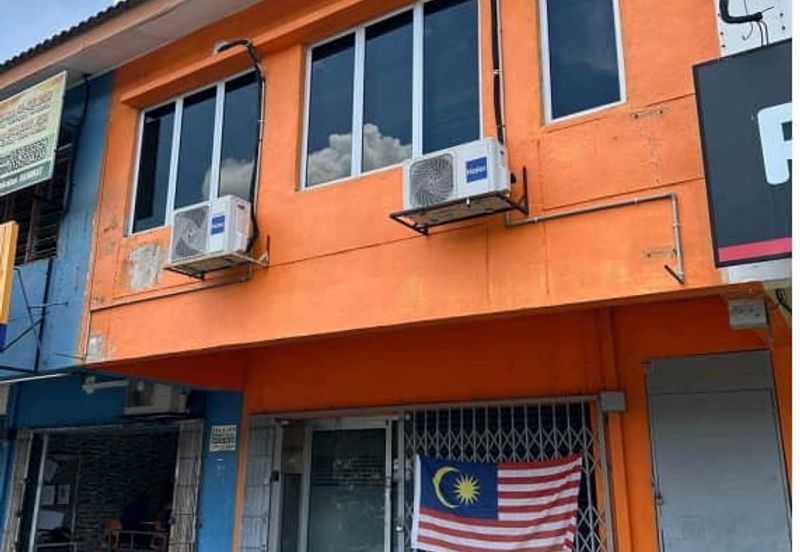 A Double Storey Shoplot For Rent In Bukit Sentosa, Rawang