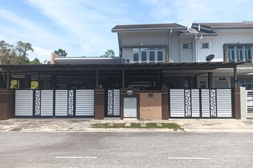 RUMAH TERES 1.5 TINGKAT (CORNER LOT) UNTUK DIJUAL DI ZORA, PROTON CITY, TANJUNG MALIM