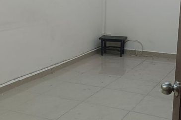 RUMAH TERES 1 TINGKAT UNTUK DIJUAL DI TAMAN DATO' HARUN, PETALING JAYA