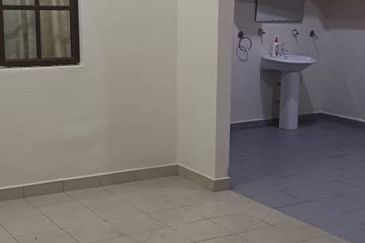 RUMAH TERES 1 TINGKAT UNTUK DIJUAL DI TAMAN DATO' HARUN, PETALING JAYA