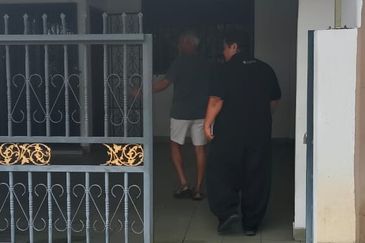 RUMAH TERES 1 TINGKAT UNTUK DIJUAL DI TAMAN DATO' HARUN, PETALING JAYA