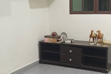 RUMAH TERES 1 TINGKAT UNTUK DIJUAL DI TAMAN DATO' HARUN, PETALING JAYA