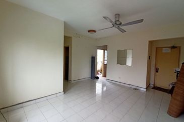UNIT APARTMENT UNTUK DIJUAL DI CAMELIA COURT APARTMENT, BANDAR TASIK PUTERI, RAWANG
