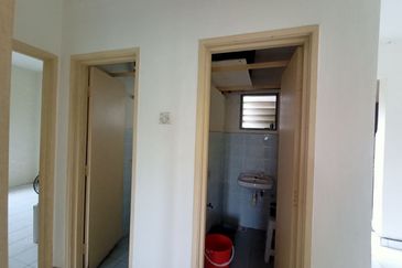 UNIT APARTMENT UNTUK DIJUAL DI CASARIA APARTMENT, BANDAR COUNTRY HOMES, RAWANG, SELANGOR