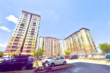 UNIT APARTMENT UNTUK DIJUAL DI  APARTMENT LAGUNA BIRU 1, TAMAN TASIK BIRU, KUNDANG, RAWANG