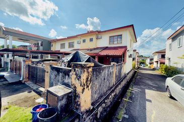 DOUBLE STOREY TERRACE HOUSE FOR SALE AT TAMAN  KEMBOJA, BUKIT SENTOSA, RAWANG, SELANGOR