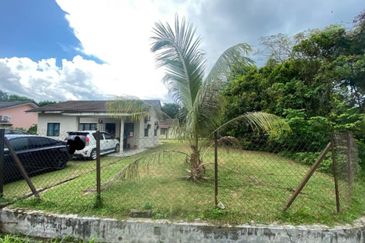 RUMAH BANGLO 1 TINGKAT UNTUK DIJUAL DI TAMAN DESA ANGGERIK, SERENDAH, RAWANG