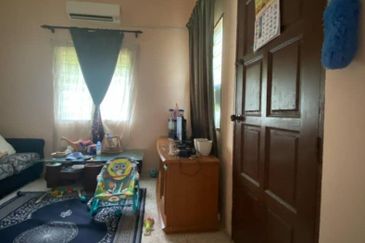 RUMAH BANGLO 1 TINGKAT UNTUK DIJUAL DI TAMAN DESA ANGGERIK, SERENDAH, RAWANG