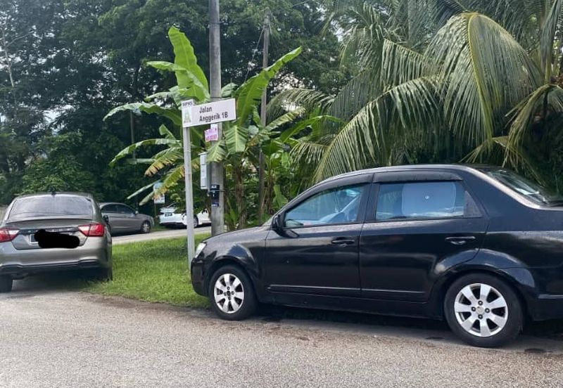 RUMAH BANGLO 1 TINGKAT UNTUK DIJUAL DI TAMAN DESA ANGGERIK, SERENDAH, RAWANG