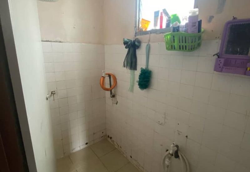 RUMAH BANGLO 1 TINGKAT UNTUK DIJUAL DI TAMAN DESA ANGGERIK, SERENDAH, RAWANG