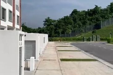 RUMAH TOWNHOUSE UNTUK DIJUAL DI DANAU MENTARI, BANDAR GAMUDA GARDENS, RAWANG
