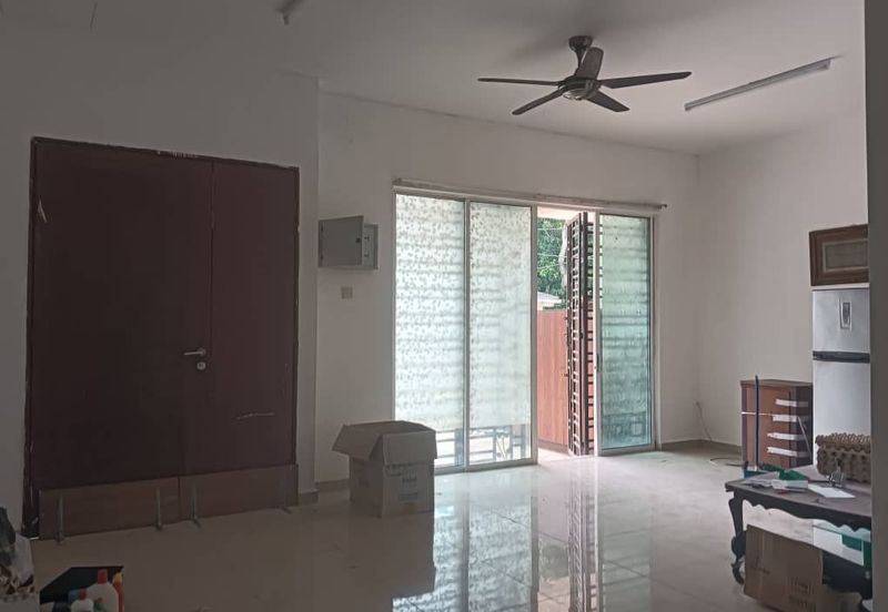 RUMAH TERES 2 TINGKAT (LOT TENGAH) UNTUK DIJUAL DI TAMAN UNIVERSITI, TANJUNG MALIM, PERAK