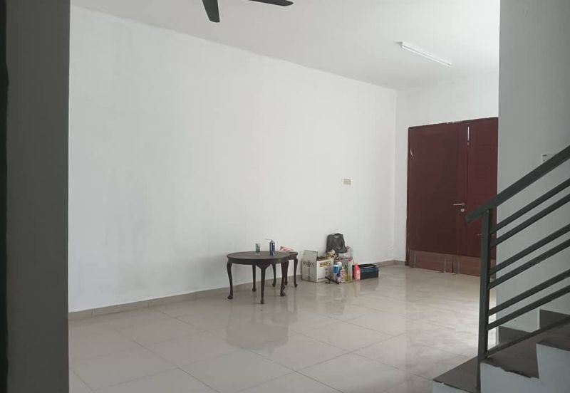 RUMAH TERES 2 TINGKAT (LOT TENGAH) UNTUK DIJUAL DI TAMAN UNIVERSITI, TANJUNG MALIM, PERAK