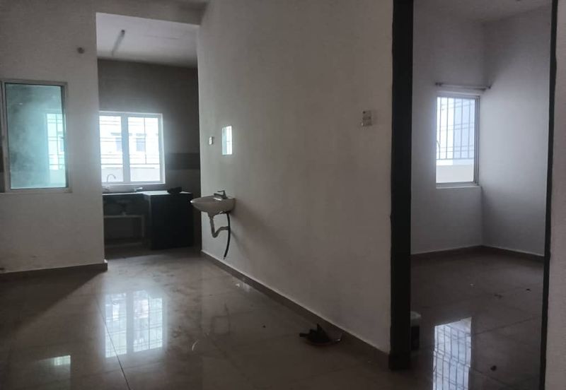 RUMAH TERES 2 TINGKAT (LOT TENGAH) UNTUK DIJUAL DI TAMAN UNIVERSITI, TANJUNG MALIM, PERAK