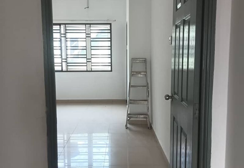RUMAH TERES 2 TINGKAT (LOT TENGAH) UNTUK DIJUAL DI TAMAN UNIVERSITI, TANJUNG MALIM, PERAK