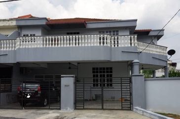 TAMAN PERTAMA, TANJUNG MALIM