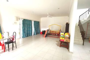 TAMAN PERTAMA, TANJUNG MALIM