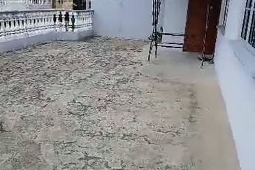 TAMAN PERTAMA, TANJUNG MALIM