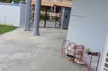 TAMAN PERTAMA, TANJUNG MALIM