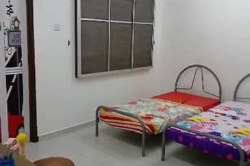 TAMAN PERTAMA, TANJUNG MALIM