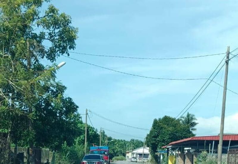 TANAH LOT UNTUK DIJUAL DI KAMPUNG PERHENTIAN, SLIM RIVER, PERAK (CORNER LOT)