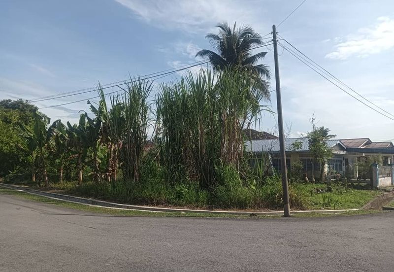 TANAH LOT UNTUK DIJUAL DI KAMPUNG PERHENTIAN, SLIM RIVER, PERAK (CORNER LOT)