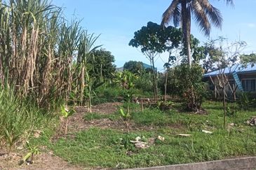 TANAH LOT UNTUK DIJUAL DI KAMPUNG PERHENTIAN, SLIM RIVER, PERAK (CORNER LOT)