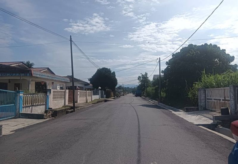 TANAH LOT UNTUK DIJUAL DI KAMPUNG PERHENTIAN, SLIM RIVER, PERAK (CORNER LOT)