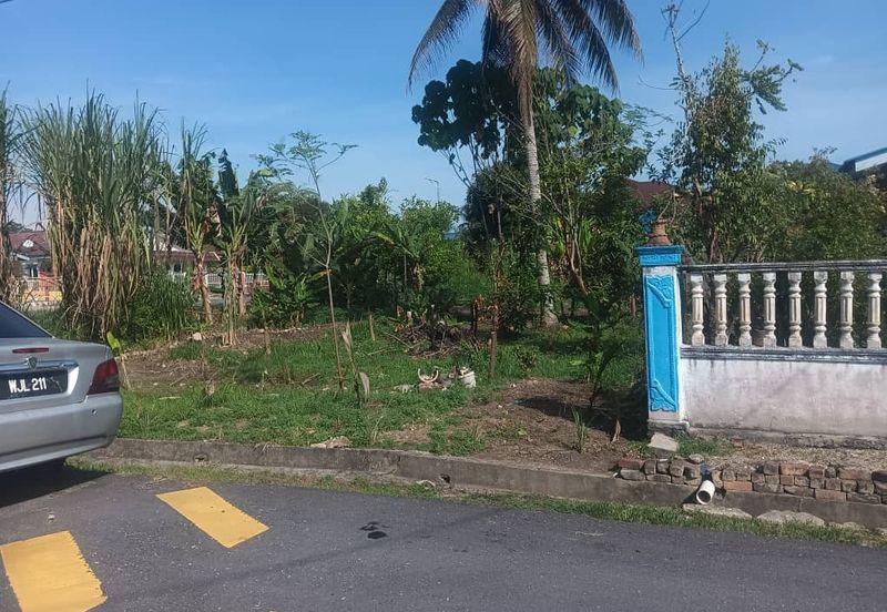 TANAH LOT UNTUK DIJUAL DI KAMPUNG PERHENTIAN, SLIM RIVER, PERAK (CORNER LOT)