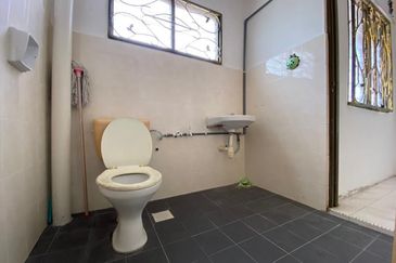 RUMAH TERES 2 TINGKAT UNTUK DI JUAL DI KOTA MALIM PRIMA, TANJUNG MALIM, PERAK