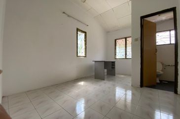RUMAH TERES 2 TINGKAT UNTUK DI JUAL DI KOTA MALIM PRIMA, TANJUNG MALIM, PERAK