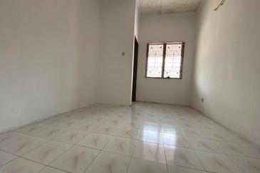 RUMAH TERES 2 TINGKAT UNTUK DI JUAL DI KOTA MALIM PRIMA, TANJUNG MALIM, PERAK