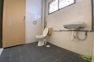 RUMAH TERES 2 TINGKAT UNTUK DI JUAL DI KOTA MALIM PRIMA, TANJUNG MALIM, PERAK