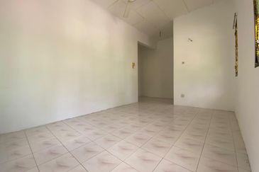 RUMAH TERES 2 TINGKAT UNTUK DI JUAL DI KOTA MALIM PRIMA, TANJUNG MALIM, PERAK