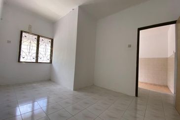 RUMAH TERES 2 TINGKAT UNTUK DI JUAL DI KOTA MALIM PRIMA, TANJUNG MALIM, PERAK