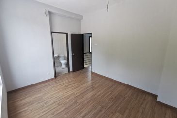 RUMAH TERES 3 TINGKAT UNTUK DIJUAL DI TAMAN BAYAN, BATANGKALI, SELANGOR