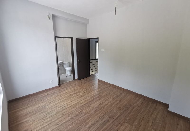 RUMAH TERES 3 TINGKAT UNTUK DIJUAL DI TAMAN BAYAN, BATANGKALI, SELANGOR