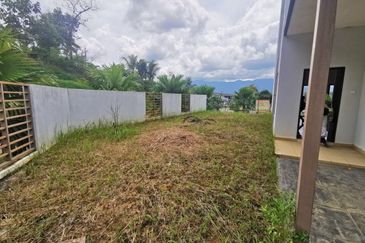 RUMAH TERES 3 TINGKAT UNTUK DIJUAL DI TAMAN BAYAN, BATANGKALI, SELANGOR
