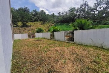 RUMAH TERES 3 TINGKAT UNTUK DIJUAL DI TAMAN BAYAN, BATANGKALI, SELANGOR