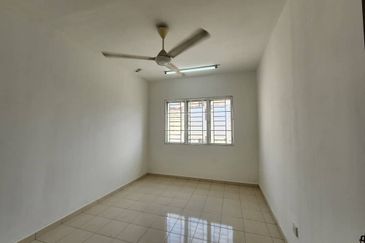 UNIT APARTMENT UNTUK DIJUAL DI LAGUNA BIRU 1 APARTMENT, RAWANG, SELANGOR