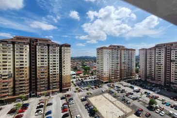 UNIT APARTMENT UNTUK DIJUAL DI LAGUNA BIRU 1 APARTMENT, RAWANG, SELANGOR