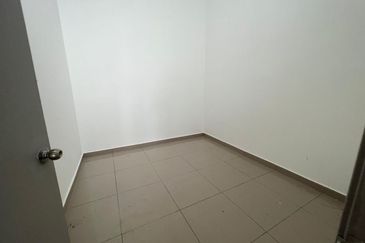 RUMAH TERES SATU TINGKAT UNTUK DIJUAL DI PERUMAHAN TAMAN DESA SERINDIT, KALUMPANG, HULU SELANGOR, SELANGOR