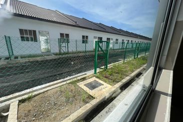 RUMAH TERES SATU TINGKAT UNTUK DIJUAL DI PERUMAHAN TAMAN DESA SERINDIT, KALUMPANG, HULU SELANGOR, SELANGOR