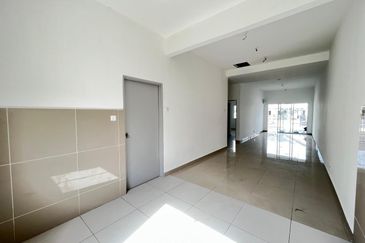 RUMAH TERES SATU TINGKAT UNTUK DIJUAL DI PERUMAHAN TAMAN DESA SERINDIT, KALUMPANG, HULU SELANGOR, SELANGOR