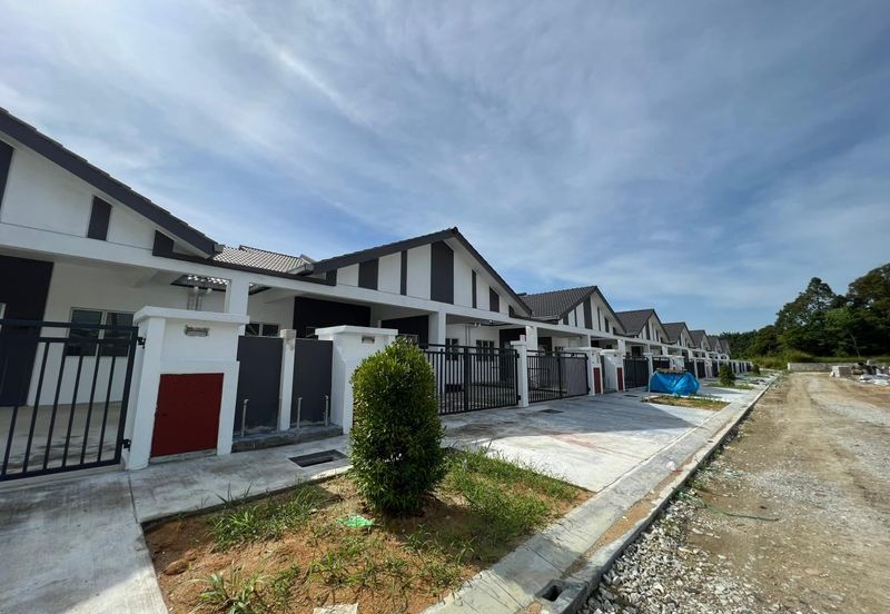 RUMAH TERES SATU TINGKAT UNTUK DIJUAL DI PERUMAHAN TAMAN DESA SERINDIT, KALUMPANG, HULU SELANGOR, SELANGOR