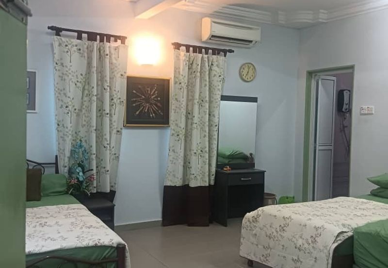 RUMAH TERES DUA TINGKAT UNTUK DIJUAL DI TAMAN KETOYONG PERMAI, TANJUNG MALIM, PERAK